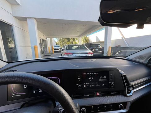 Used 2025 Kia Sportage LX image 33