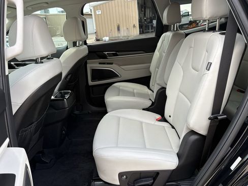 Used 2025 Kia Telluride S FWD image 25