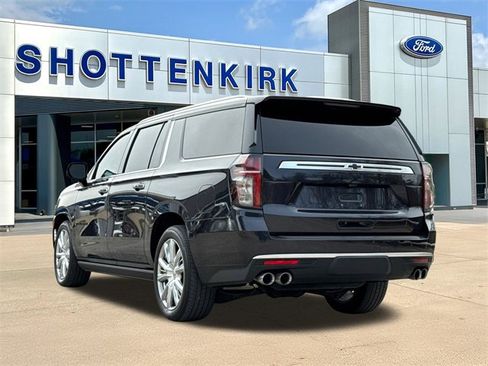 Used 2022 Chevrolet Suburban High Country image 7