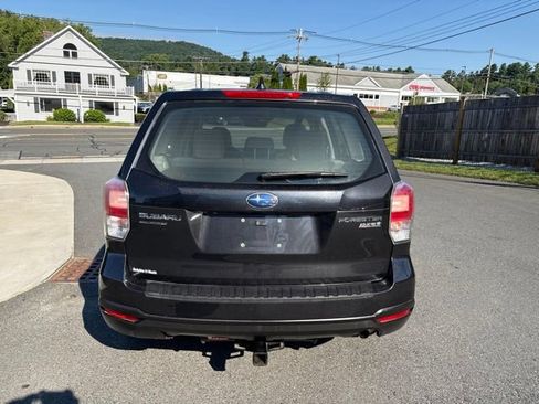 Used 2017 Subaru Forester 2.5i AWD/4WD image 6