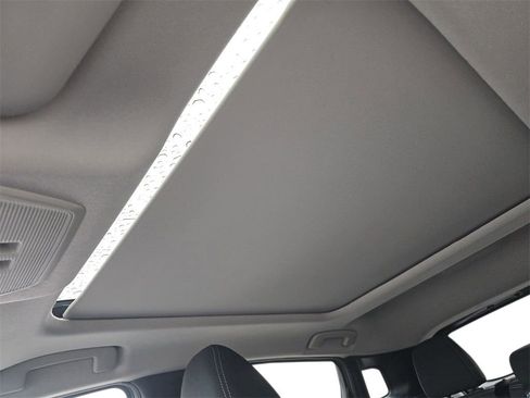 New 2026 Nissan Kicks SV w/ SV Premium Package FWD image 19