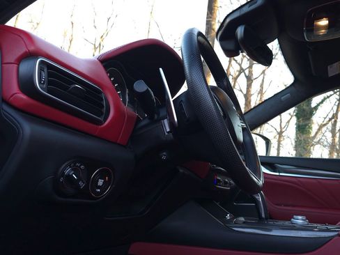 Used 2022 Maserati Levante GT image 29