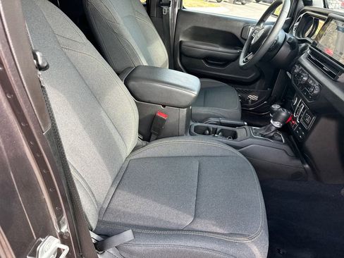 Used 2025 Jeep Wrangler Unlimited Sport S 4xe AWD/4WD image 13
