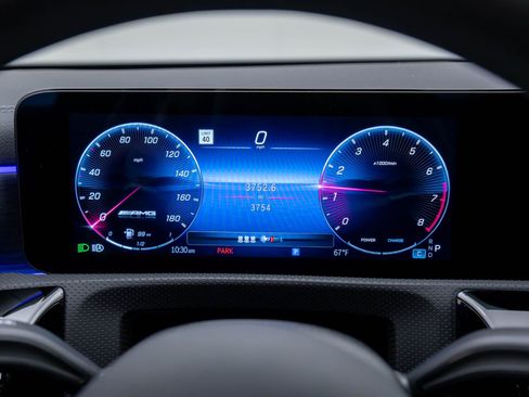 Used 2025 Mercedes-Benz CLA 35 AMG 4MATIC image 26