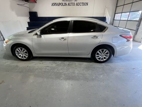 Used 2014 Nissan Altima 2.5 S FWD image 1