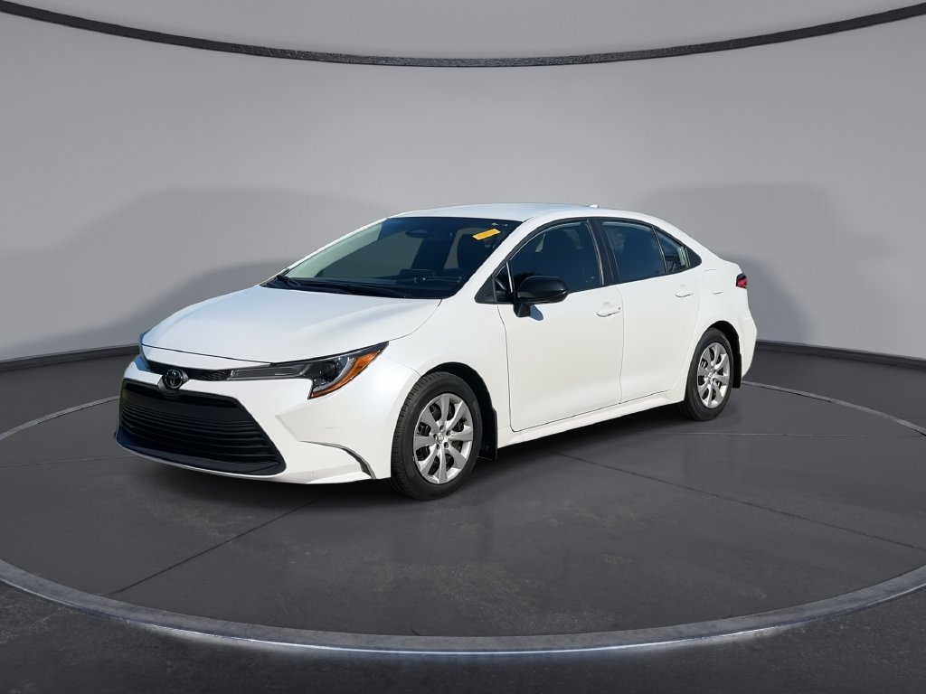 Used 2025 Toyota Corolla LE FWD image 4