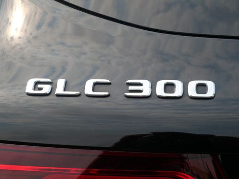 Used 2022 Mercedes-Benz GLC 300 4MATIC image 12