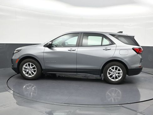 Used 2024 Chevrolet Equinox LS w/ Driver Confidence II Package FWD image 2