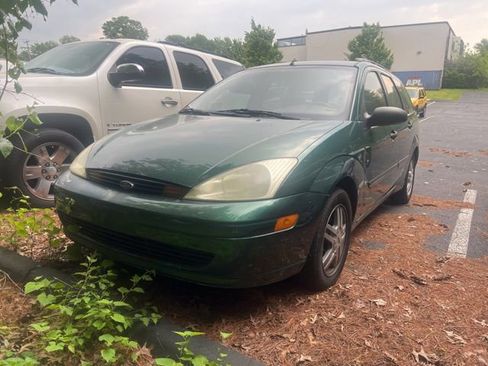Used 2001 Ford Focus SE FWD image 1