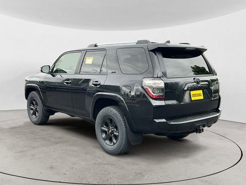 Used 2022 Toyota 4Runner SR5 Premium w/ Moonroof Package AWD/4WD image 3