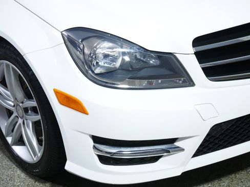 Used 2014 Mercedes-Benz C 300 4MATIC Sedan image 16