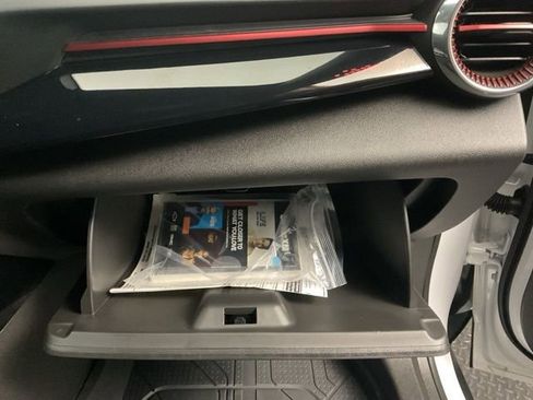 Certified 2025 Chevrolet Trax RS w/ Driver Confidence Package image 28