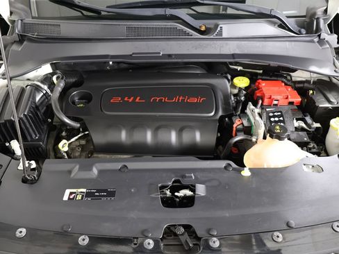 Used 2019 Jeep Compass Latitude FWD image 17
