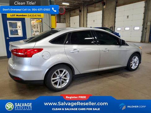 Used 2016 Ford Focus SE FWD image 4