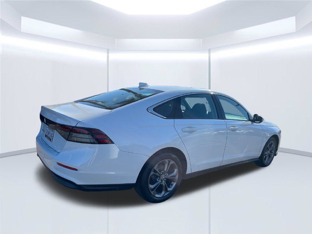 Used 2024 Honda Accord EX image 5