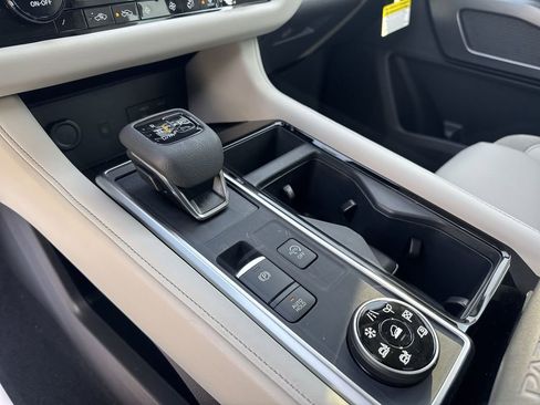 New 2026 Nissan Pathfinder SL AWD/4WD image 12