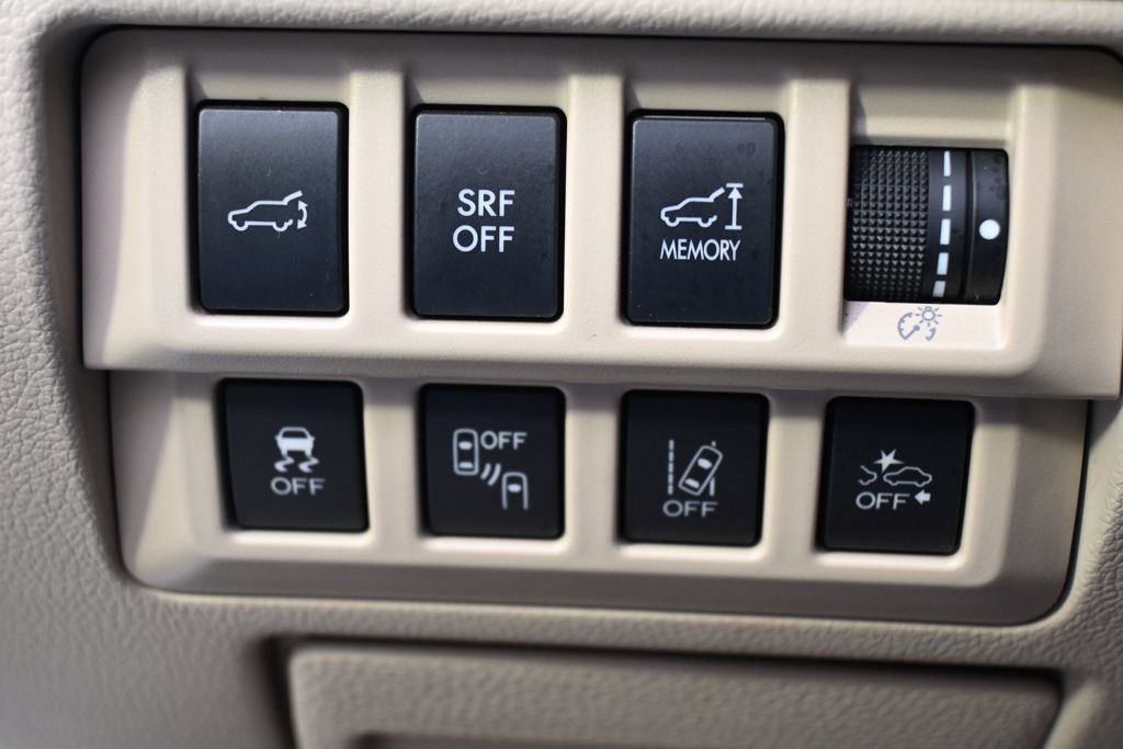 Used 2015 Subaru Outback 2.5i Limited AWD/4WD image 22