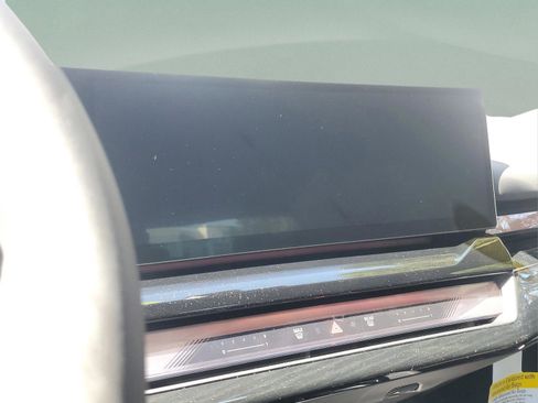 Used 2025 BMW i5 eDrive40i w/ Premium Package image 26