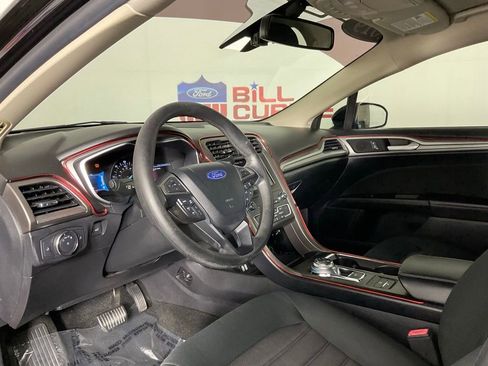 Used 2019 Ford Fusion SE FWD image 13