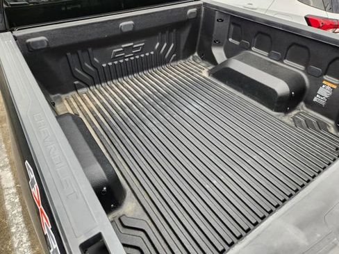 Used 2024 Chevrolet Silverado 1500 LT image 9