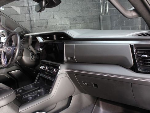 Used 2024 GMC Sierra 2500 AT4X image 62