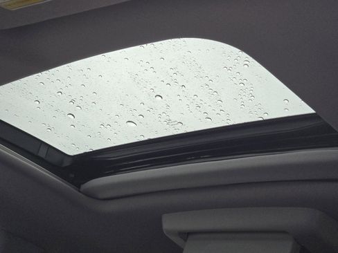 Used 2022 Honda Pilot Touring image 3