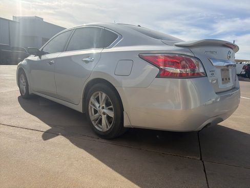 Used 2014 Nissan Altima 2.5 SV image 4