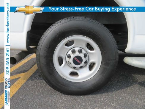 Used 2023 GMC Savana 2500 w/ Driver Convenience Package image 10