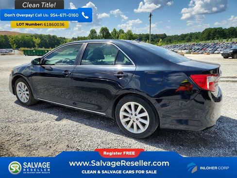 Used 2012 Toyota Camry XLE w/ Leather Pkg FWD image 3