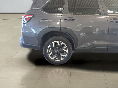 Used 2025 Subaru Forester Premium AWD/4WD image 29