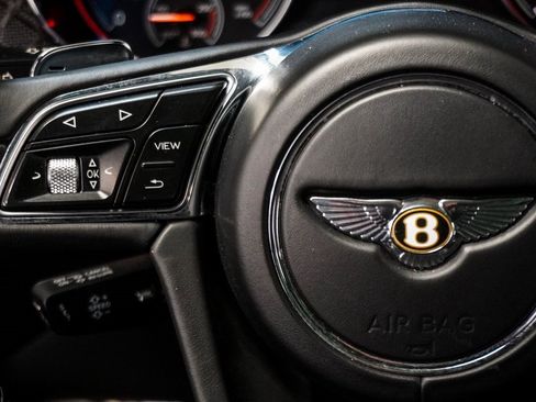 Used 2020 Bentley Bentayga V8 image 18