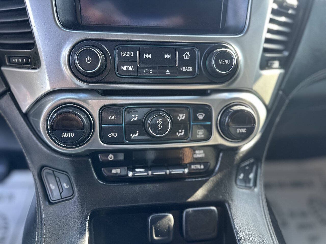 Used 2015 Chevrolet Tahoe LT RWD image 15