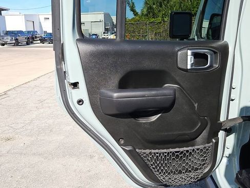 Used 2024 Jeep Wrangler Willys image 13
