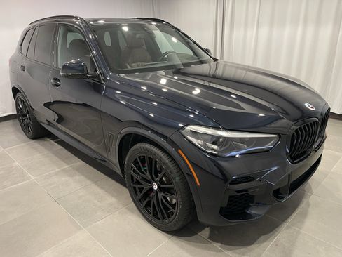 Used 2022 BMW X5 M50i w/ Premium Package image 3