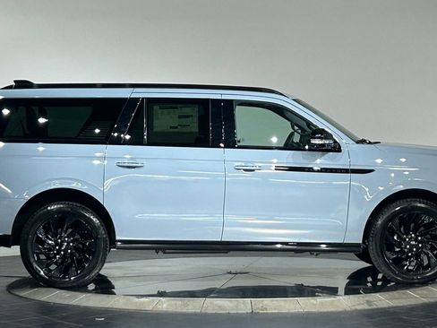 New 2026 Lincoln Navigator L Reserve AWD/4WD image 10