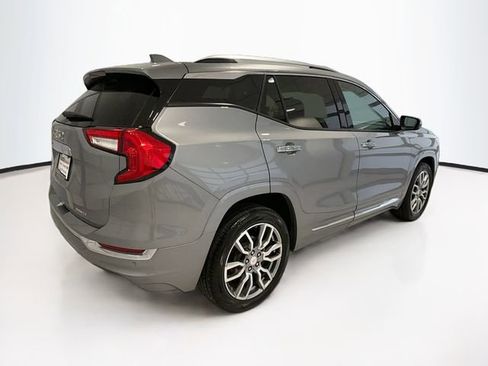 Used 2024 GMC Terrain Denali w/ Denali Premium Package AWD/4WD image 7