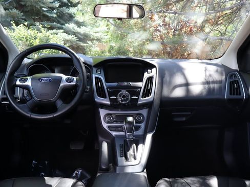 Used 2014 Ford Focus Titanium FWD image 16