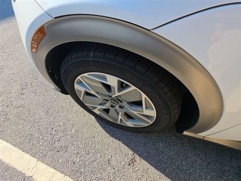 Used 2025 Genesis GV60 RWD image 11