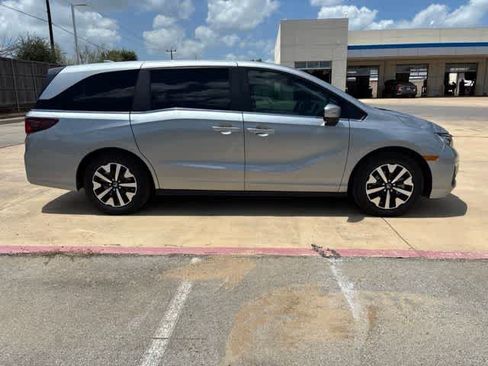 Used 2026 Honda Odyssey EX-L image 6