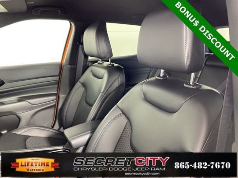 New 2026 Jeep Compass Latitude image 10