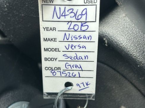 Used 2015 Nissan Versa SV FWD image 33