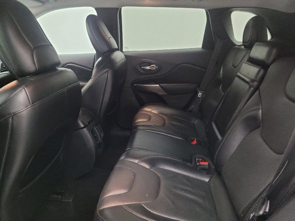 Used 2019 Jeep Cherokee Limited AWD/4WD image 18