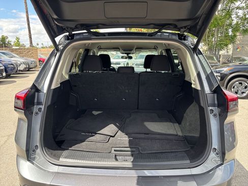 Used 2025 Nissan Rogue SV FWD image 33