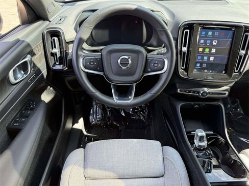 Used 2023 Volvo C40 P8 Recharge Ultimate image 4