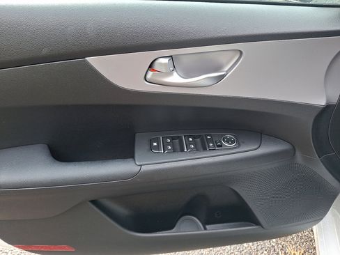 Used 2023 Kia Forte LXS w/ LXS Technology Package FWD image 27