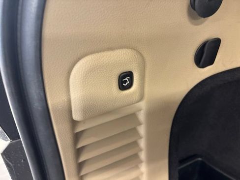 Used 2020 Jeep Grand Cherokee Limited RWD image 13