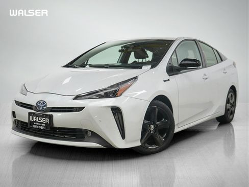 Used 2021 Toyota Prius FWD image 1