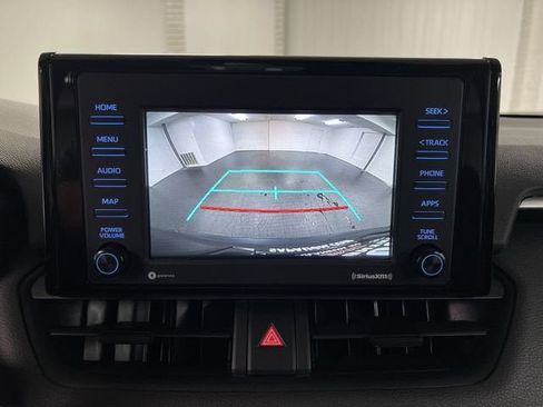 Used 2020 Toyota RAV4 LE AWD/4WD image 14