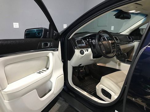 Used 2009 Lincoln MKS image 9