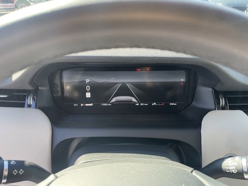 Used 2024 Land Rover Discovery Sport S image 13